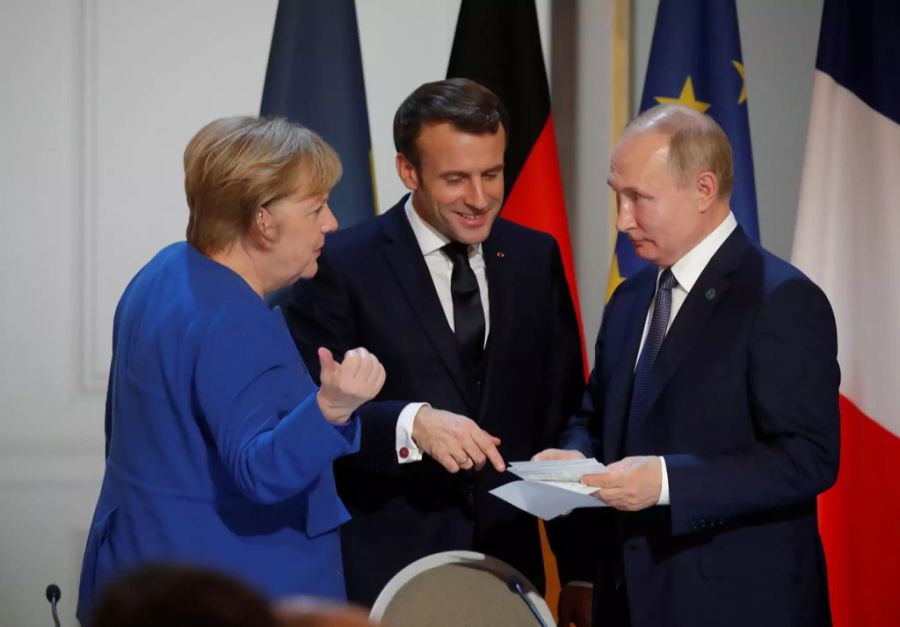 Macron Merkel Putin