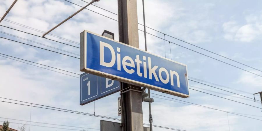 Bahnhof Dietikon.