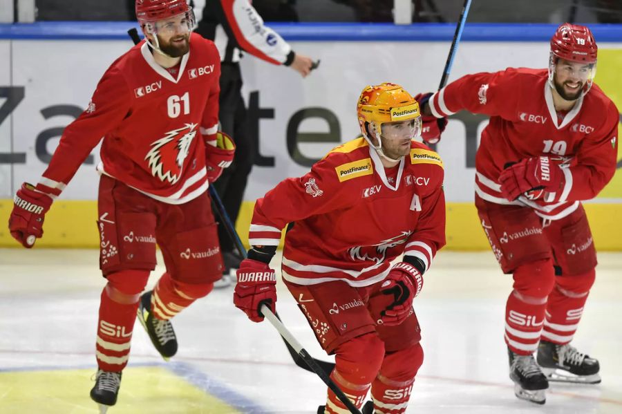 Topscorer Dustin Jeffrey (M.) und seinem Lausanne HC stehen Spiele gegen Servette und Bern bevor.