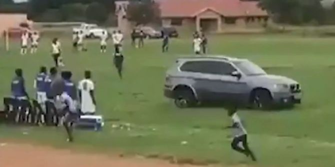 Schiri wird in Südafrika attackiert
