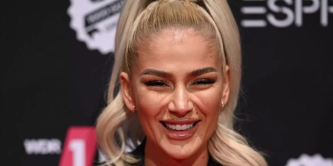 Rapperin Loredana vermutet, mit dem Coronavirus infiziert zu sein. Erst jetzt nimmt die Sache ernst. Rapperin Loredana