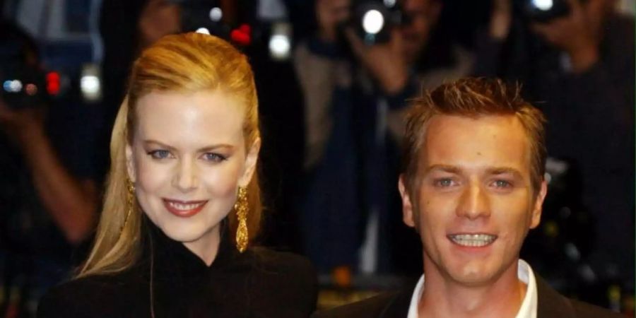 Nicole Kidman und Ewan McGregor 2001 bei der Premiere von "Moulin Rouge" in London. Foto: William Conran/PA/epa/dpa