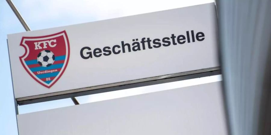 Der KFC Uerdingen bekommt keine Lizenz für die 3. Liga und muss absteigen. Foto: Marius Becker/dpa
