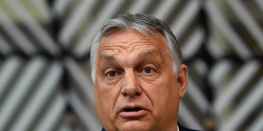 Beim EU-Gipfel in Brüssel hat Ungarns Ministerpräsident Viktor Orban Kritik an einem Gesetz zu Homosexualität zurückgewiesen. Foto: John Thys/Pool AFP/AP/dpa