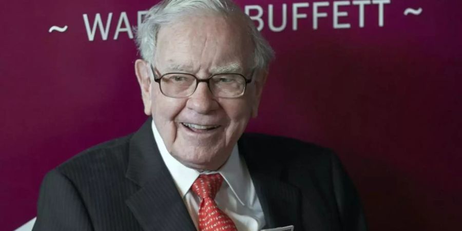 Warren Buffett hatte vor 15 Jahren angekündigt, sein gesamtes Vermögen für wohltätige Zwecke abzugeben. Foto: Nati Harnik/AP/dpa