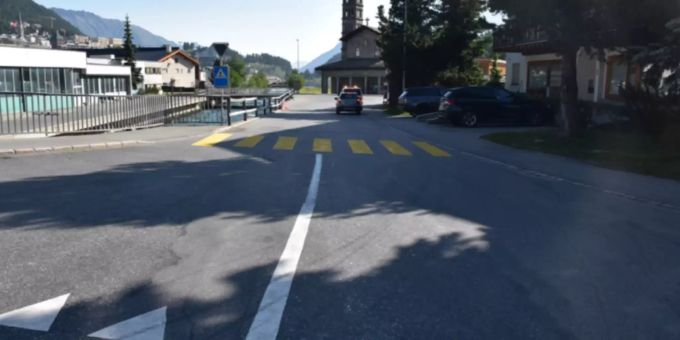 Der verletzte Velofahrer wurde ins Spital gebracht.