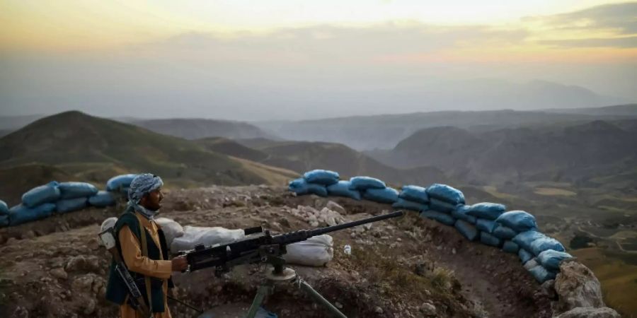 Ein Soldat der Regierungstruppen in Afghanistan