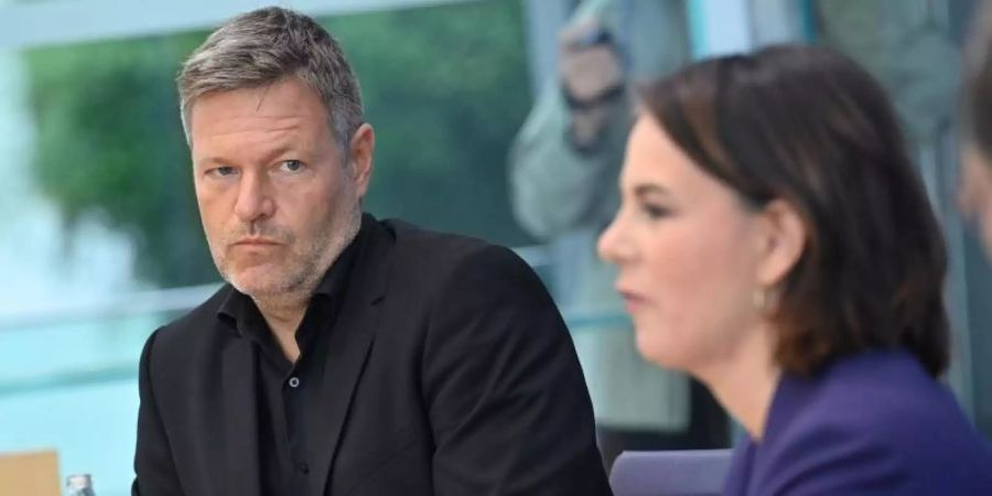 Robert Habeck und Annalena Baerbock bei einer Pressekonferenz zum Ausgang der Bundestagswahl. Foto: Bernd Von Jutrczenka/dpa