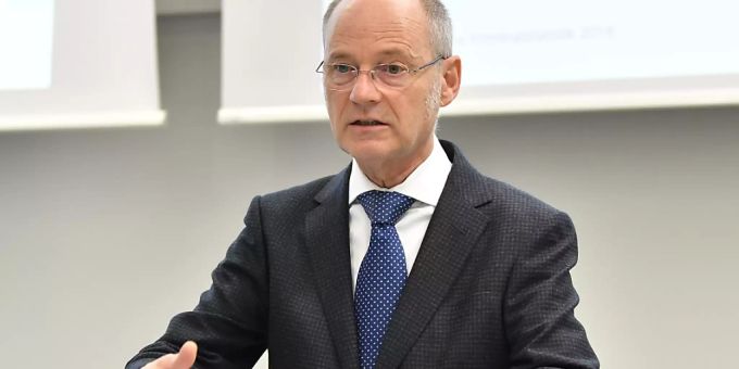 Die parlamentarische Gerichtskommission empfiehlt dem Parlament Stefan Blättler zur Wahl als neuen Bundesanwalt. (Archivbild) Stefan Blättler