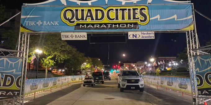 Das Ziel des Quad Cities Marathon Marathon