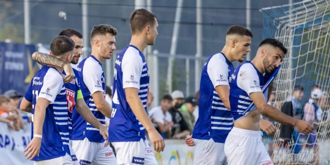 Die Spieler des FC Luzern jubeln über das 1:0 im Spiel gegen den SC Buochs. FC Luzern