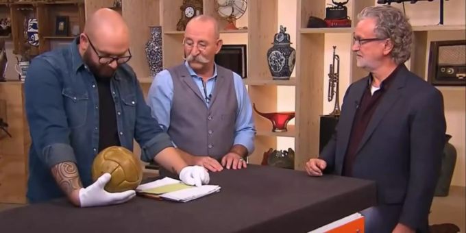 Bei der ZDF-Sendung «Bares für Rares» wurde ein unterzeichneter Ball von dem WM-Final 1954 mitgebracht. Für das vom Krieg zerstörte Deutschland galt der WM-Titel in Bern als regelrechtes Wunder. Bis heute ist das Spiel als «Wunder von Bern» bekannt. bares für rares