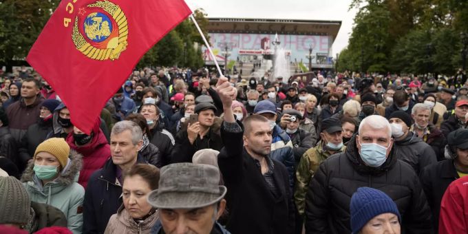 Demonstranten protestieren auf den Strassen von Moskau am 25. September 2021. Russia Election Protest