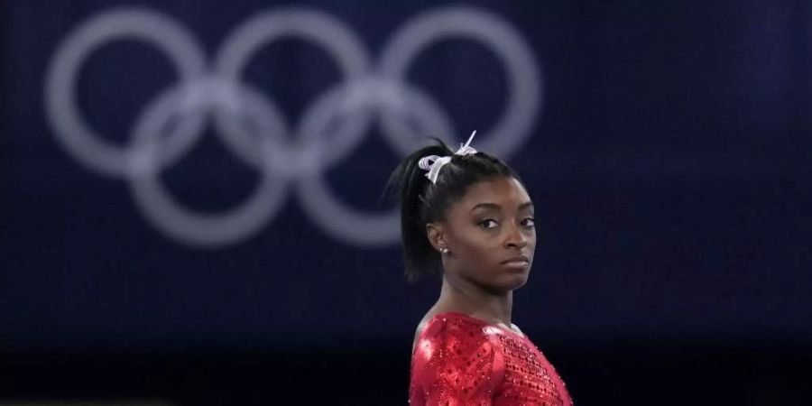 Simone Biles spricht von einer mentalen Blockade. Foto: Gregory Bull/AP/dpa