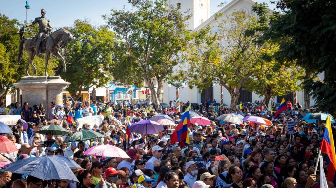 Zahlreiche Lehrer und Rentner gingen auf die Strasse. EPA/HENRY CHIRINOS Venezuela