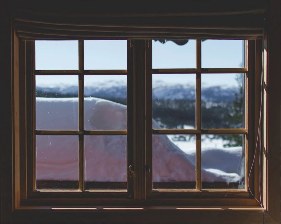 Fenster mit Schnee Wohnen