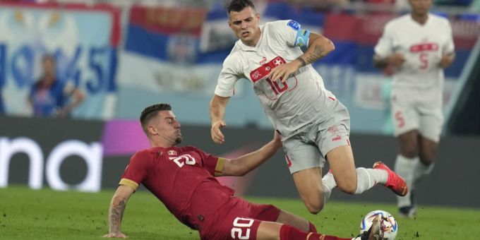 Arsenal interessiert - Spielt Xhaka bald mit Serbien-Star?
