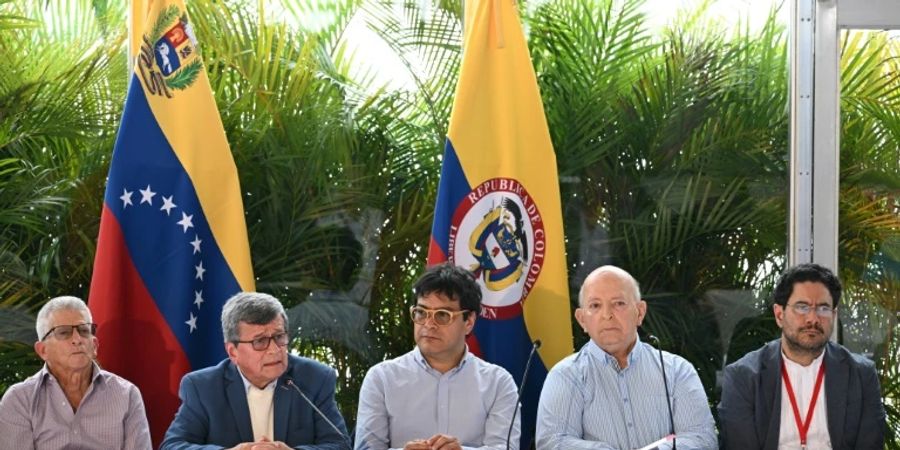 Unterhändler von Regierung und ELN vergangene Woche in Caracas