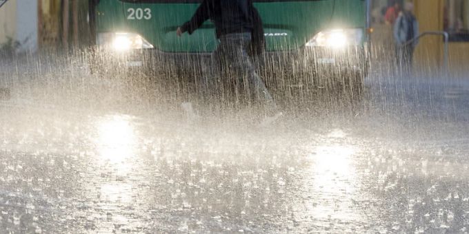 Teilweise gab es in der Schweiz zum Ende der Woche starke Regenfälle. (Archivbild) Teilweise gab es in der Schweiz zum Ende der Woche starke Regenfälle. (Archivbild)