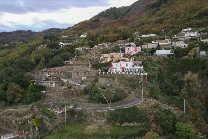 In Casamicciola kam ein ganzer Hang hinunter und riss Mensch wie Haus in die Tiefe. Italy Landslide