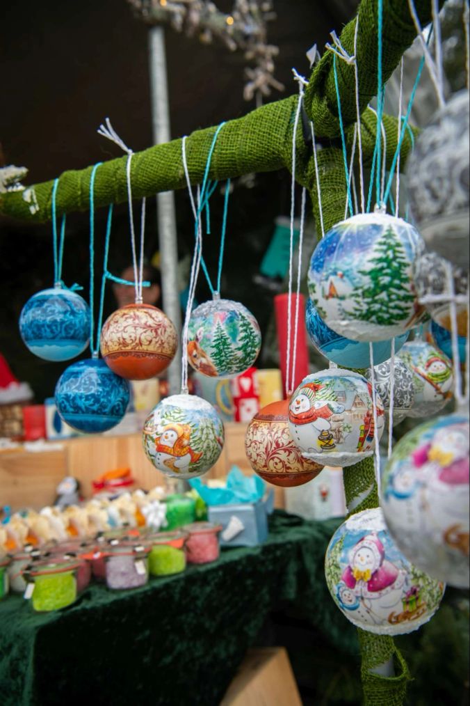 Auch weihnachtliche Waren konnte man am Mittelalter-Märt finden.