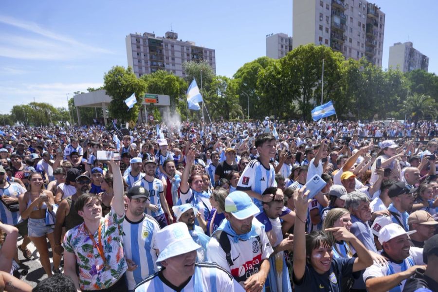 Über vier Millionen Menschen wollten am Dienstag das Weltmeister-Team in Buenos Aires sehen.