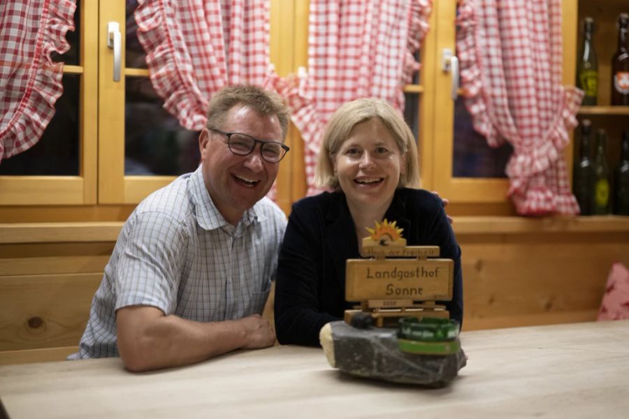 Esther Friedli führt mit ihrem Partner Toni Brunner einen Landgasthof.