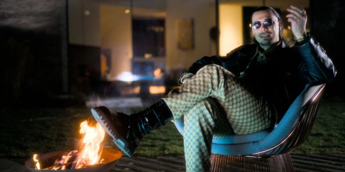 Der als Volkan Yaman geborene Musiker Rapper Apache 207 in einer Szene der Amazon-Prime-Dokumentation «Apache bleibt gleich» (undatierte Filmszene). Apache 207