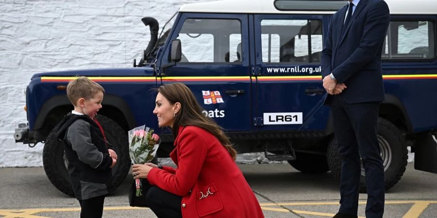 Der vierjährige Theo begeisterte Prinzessin Kate und Prinz William in Wales.