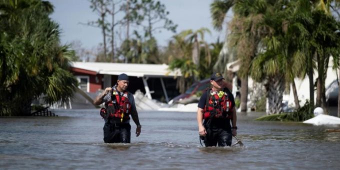 Das fleischfressende Bakterium lebt in warmem Brackwasser – zum Beispiel stehendem Flutwasser. Im Bild: Hochwasser in Florida. hurrikan