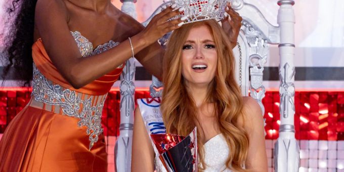 Jessica Gagen ist die erste rothaarige Miss England. Miss England