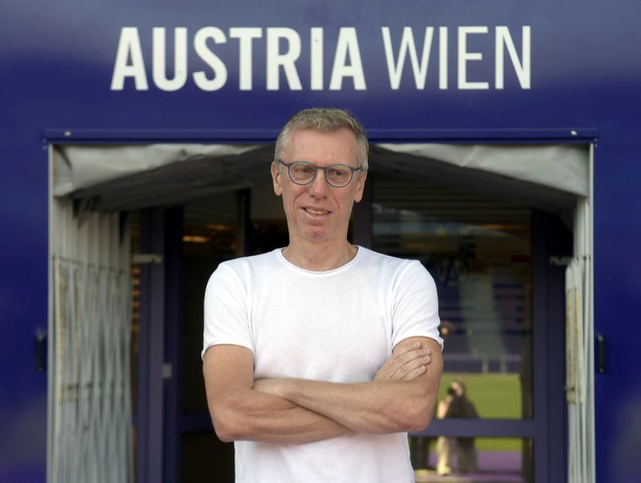 Nun sagt Peter Stöger ab.