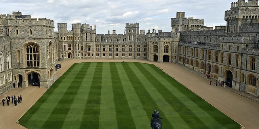 Die Grabplatte der königlichen Familie auf Schloss Windsor ist um den Namen von Elizabeth II. ergänzt worden. (Archivbild)