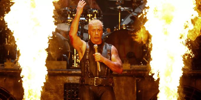 Till Lindemann wurde positiv auf Corona getestet. Rammstein
