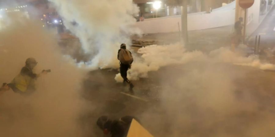 Tränengasschwaden bei Protesten in Hongkong