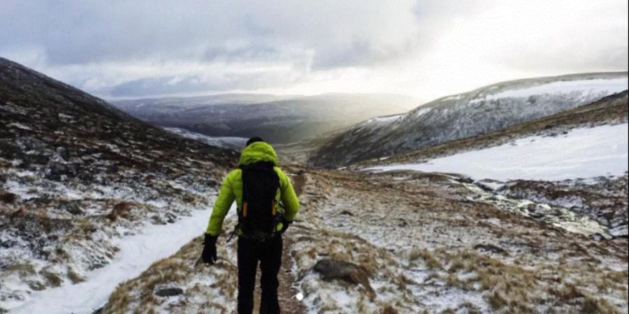 Auch Wandern im kalten Schottland gefällt dem Blaublüter offenbar.