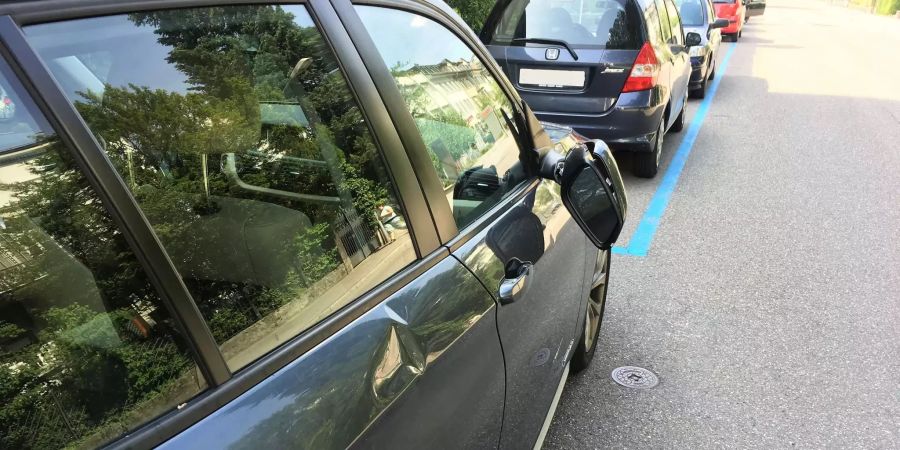 Kollision zwischen einem Personenwagen und einer Fahrradfahrerin.