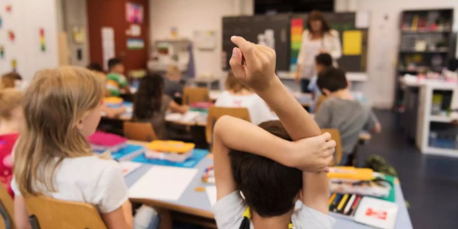 Daraus geht hervor, dass sich ein Grossteil der Schulpraktiker wieder Kleinklassen wünscht. (Symbolbild)