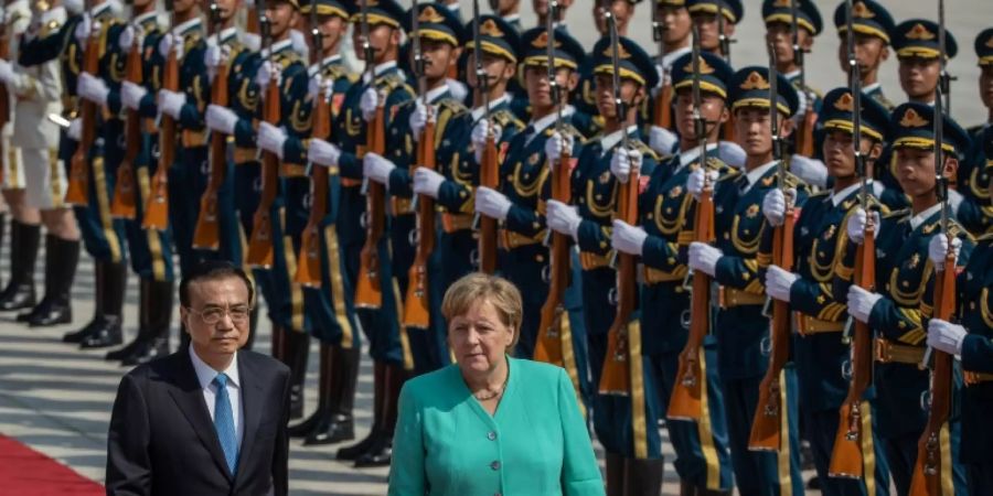 Chinas Ministerpräsident Li empfängt Merkel in Peking