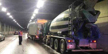 Auffahrkollision mit drei beteiligten Lastwagen