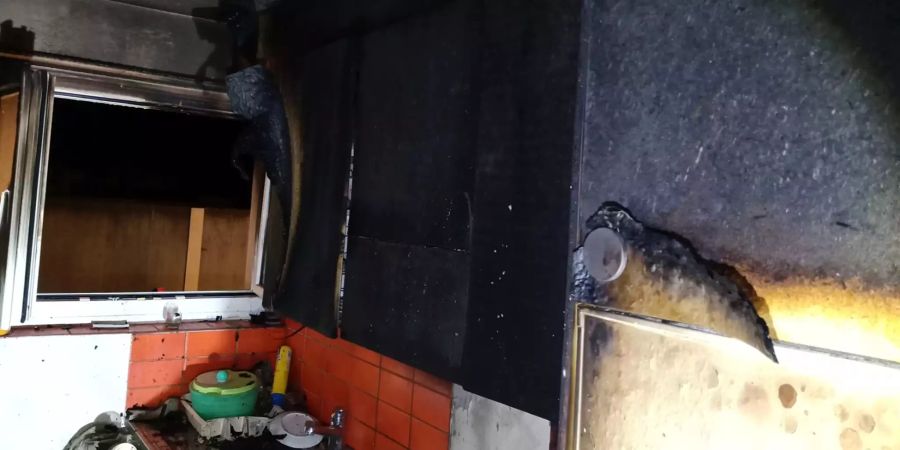 Brand brach in einer Küche einer Wohnung aus.