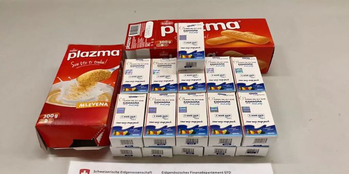 Ein Schmuggler versuchte am vergangenen Samstag, am Grenzübergang Oberriet Potenzpillen in zwei Guetzlischachteln in die Schweiz einzuführen. Zöllner lüfteten das Geheimnis und zogen die Pillen ein. Viagra