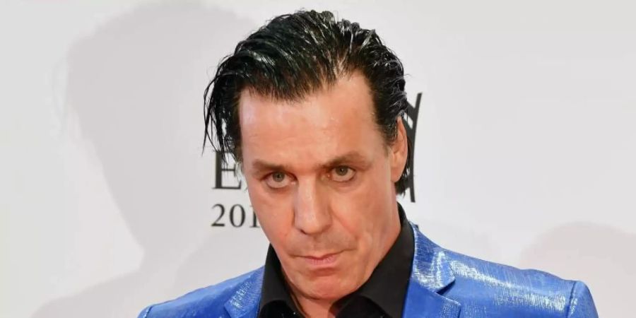 Rammstein-Sänger Till Lindemann legt eine Ruhepause ein. Foto: Jens Kalaene