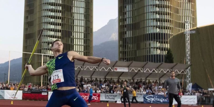 Thomas Röhler nimmt in Luzern Anlauf für seinen Wurf zum Sieg