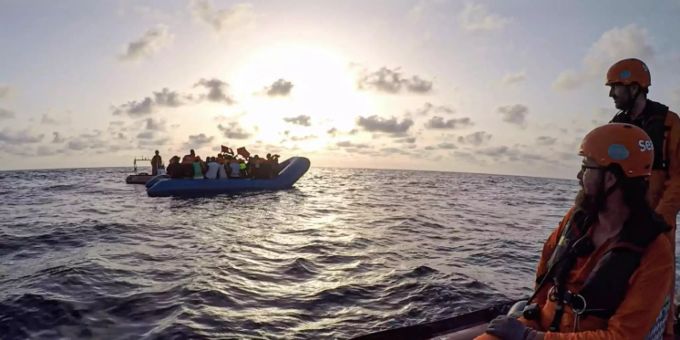 Flüchtlinge auf dem Mittelmeer. (Symbolbild) flüchtlinge mittelmeer sea-eye