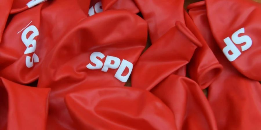 Ballons mit SPD-Logo
