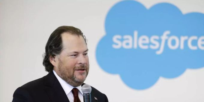 Marc Benioff, Gründer und Chef von Salesforce, spricht auf einer Pressekonferenz. salesforce.com