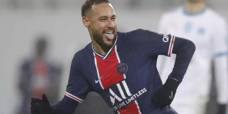 Legt in der Privatfehde mit Álvaro González nach: PSG-Star Neymar. Foto: Christophe Ena/AP/dpa