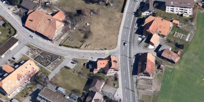 Hier wird der neue Kreisel gebaut. Boll