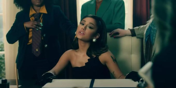 Weitere Woche - Ariana Grande hält sich mit «Positions» an Chart-Spitze